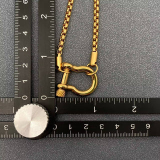 18K Gold Plated StainlessSteel Horseshoe Buckle Charm Necklace