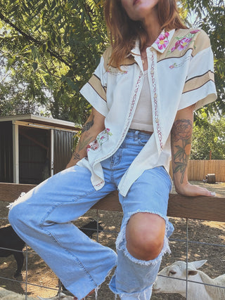 Mojave Linen Button Up Button Blouse