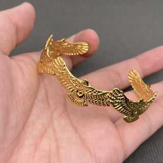18k Freebird Bangle